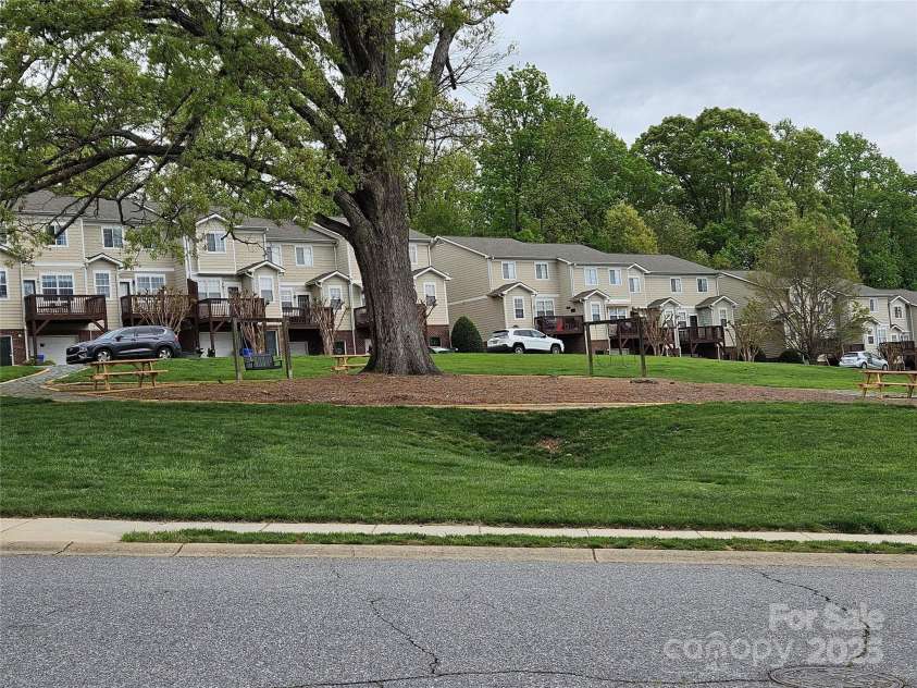 105 Woodsong Lane, Mooresville, NC 28117.  MLS# CAR4257956, YatesRealty ID 17381. 