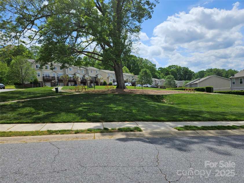 105 Woodsong Lane, Mooresville, NC 28117.  MLS# CAR4257956, YatesRealty ID 17381. 