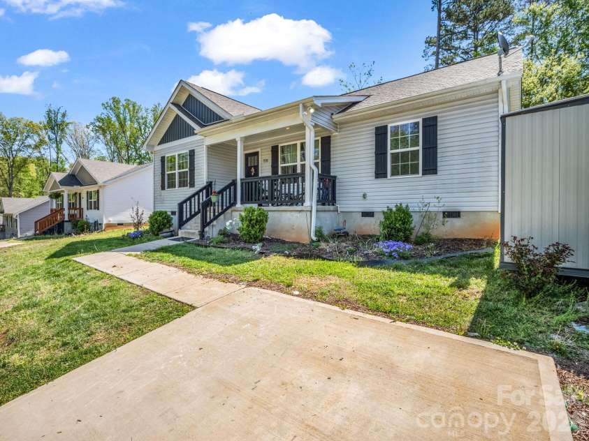 198 Parkland Drive, Forest City, NC 28043.  MLS# CAR4367380, YatesRealty ID 17381. 