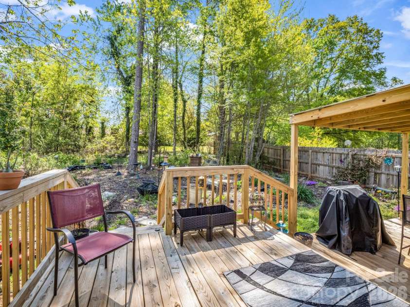 198 Parkland Drive, Forest City, NC 28043.  MLS# CAR4367380, YatesRealty ID 17381. 