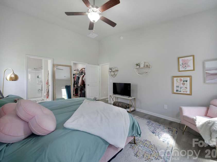 12120 Plover Drive, Charlotte, NC 28269.  MLS# CAR4366477, YatesRealty ID 17383. 1st floor primary bedroom