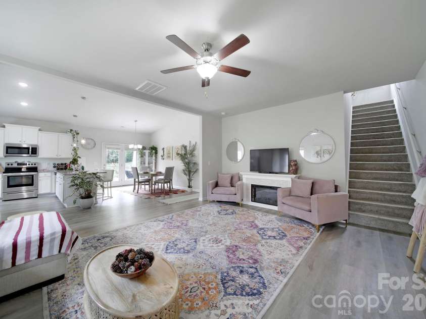 12120 Plover Drive, Charlotte, NC 28269.  MLS# CAR4366477, YatesRealty ID 17383. 