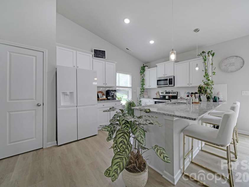 12120 Plover Drive, Charlotte, NC 28269.  MLS# CAR4366477, YatesRealty ID 17383. 