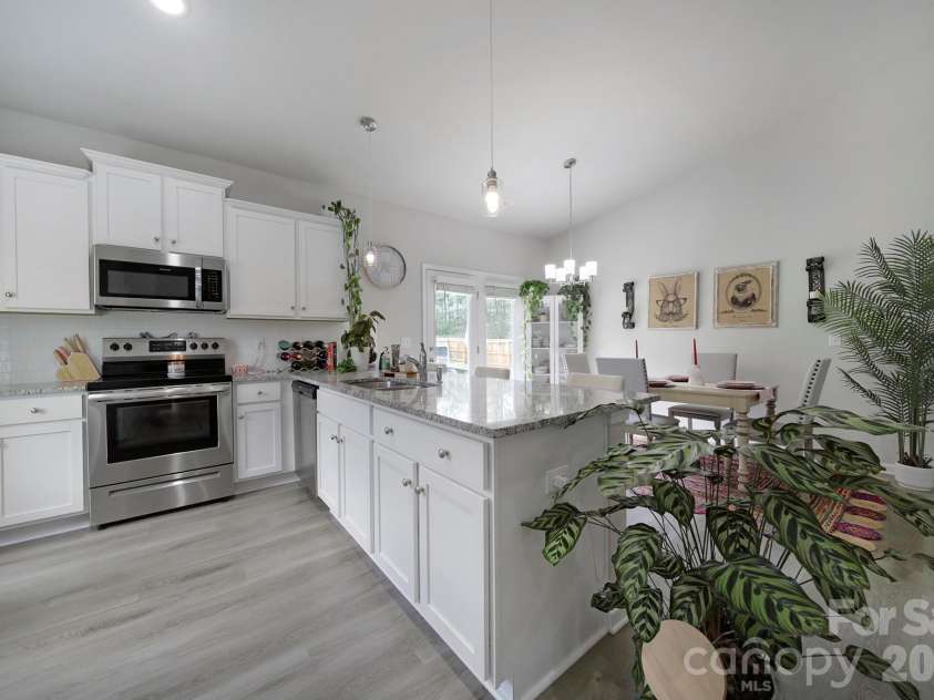 12120 Plover Drive, Charlotte, NC 28269.  MLS# CAR4366477, YatesRealty ID 17383. 