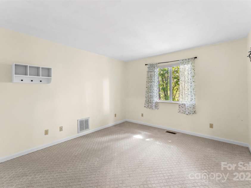 51 Chastain Hill Road, Mills River, NC 28759.  MLS# CAR4252260, YatesRealty ID 17383. 
