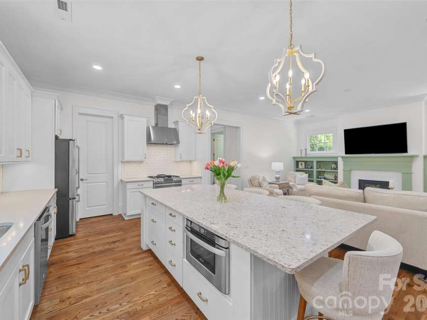 3013 Mountainbrook Road, Charlotte, NC 28210.  MLS# CAR4373911, YatesRealty ID 17384. 