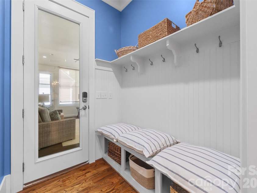 3013 Mountainbrook Road, Charlotte, NC 28210.  MLS# CAR4373911, YatesRealty ID 17384. 