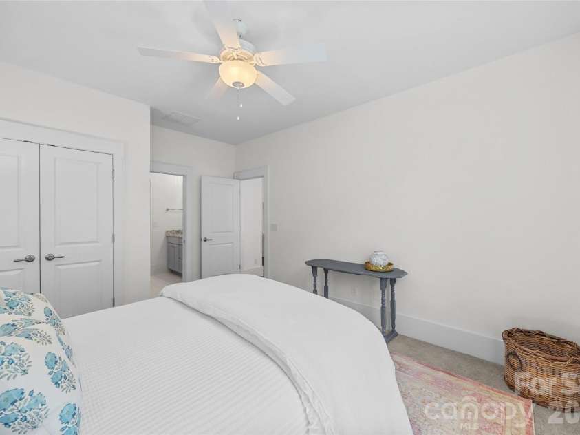 3013 Mountainbrook Road, Charlotte, NC 28210.  MLS# CAR4373911, YatesRealty ID 17384. 