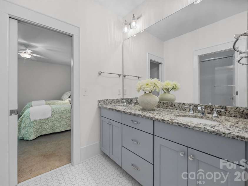 3013 Mountainbrook Road, Charlotte, NC 28210.  MLS# CAR4373911, YatesRealty ID 17384. 
