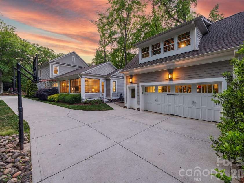 3013 Mountainbrook Road, Charlotte, NC 28210.  MLS# CAR4373911, YatesRealty ID 17384. 
