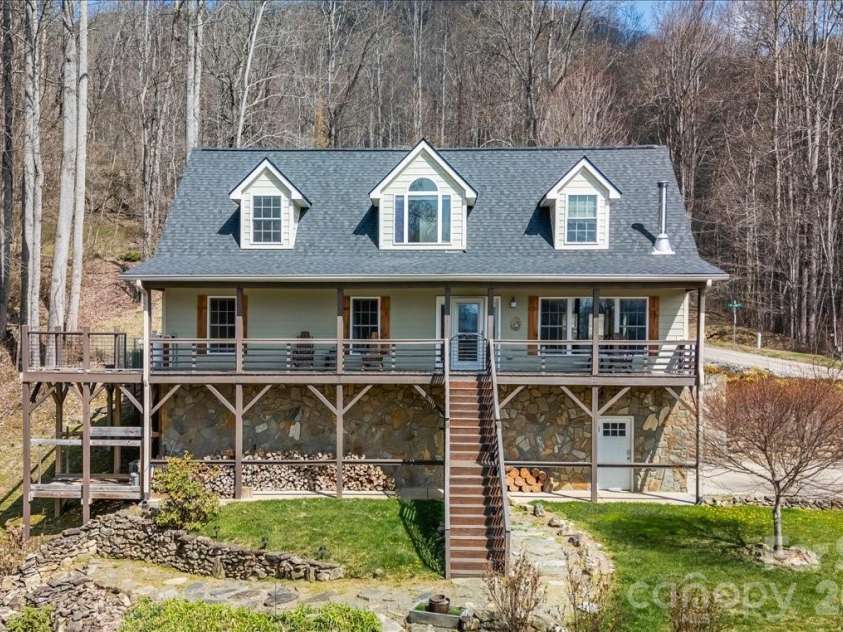 1045 Upward Way, Waynesville, NC 28785.  MLS# CAR4362730, YatesRealty ID 17385. 