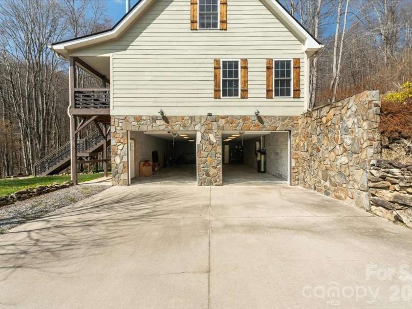 1045 Upward Way, Waynesville, NC 28785.  MLS# CAR4362730, YatesRealty ID 17385. 