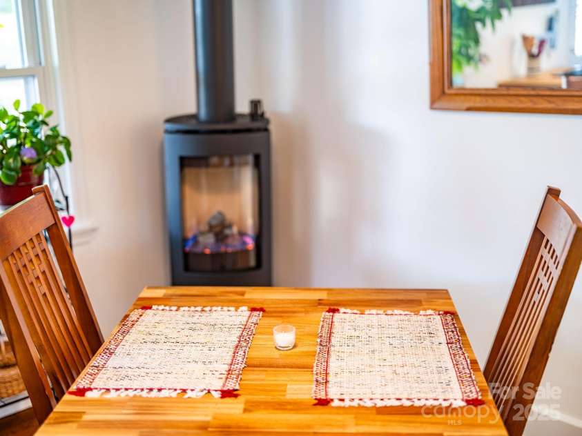 139 Beverly Road, Asheville, NC 28805.  MLS# CAR4258019, YatesRealty ID 17385. 