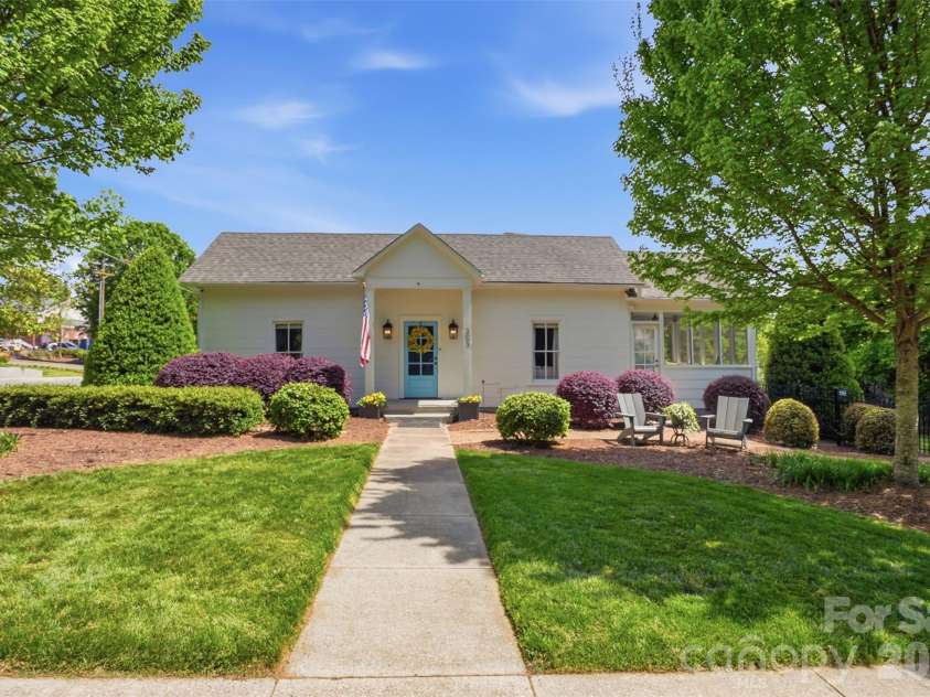 303 South Street, Davidson, NC 28036.  MLS# CAR4369011, YatesRealty ID 17386. 