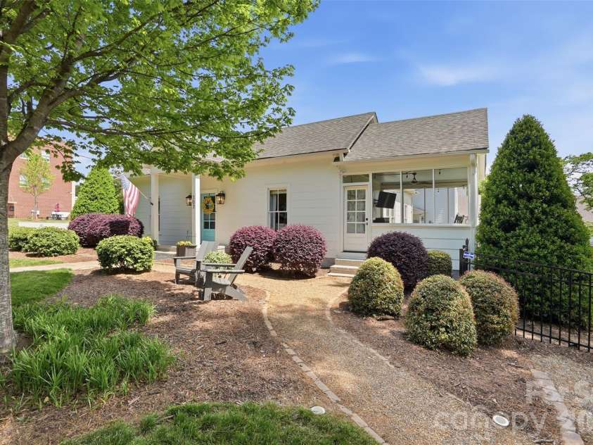 303 South Street, Davidson, NC 28036.  MLS# CAR4369011, YatesRealty ID 17386. 