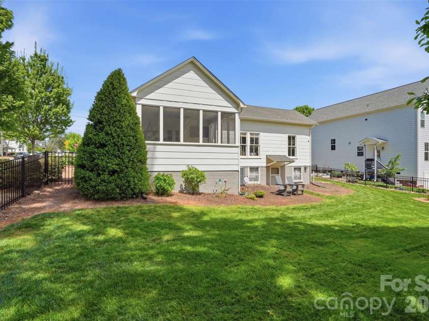 303 South Street, Davidson, NC 28036.  MLS# CAR4369011, YatesRealty ID 17386. 