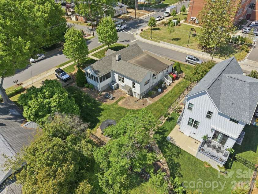 303 South Street, Davidson, NC 28036.  MLS# CAR4369011, YatesRealty ID 17386. 