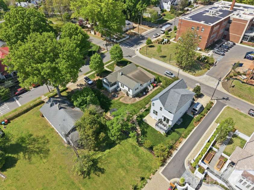 303 South Street, Davidson, NC 28036.  MLS# CAR4369011, YatesRealty ID 17386. 