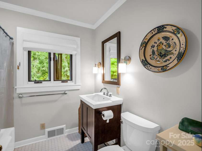 185 Greenstoke Loop, Tryon, NC 28782.  MLS# CAR4261125, YatesRealty ID 17387. Guest bathroom