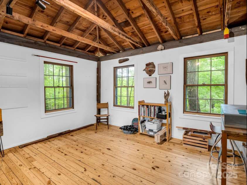 185 Greenstoke Loop, Tryon, NC 28782.  MLS# CAR4261125, YatesRealty ID 17387. Studio interior
