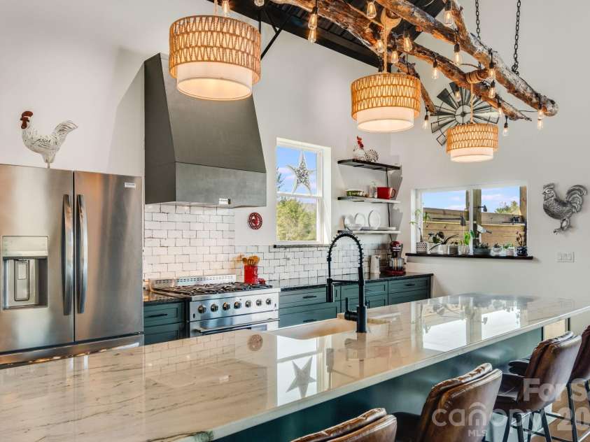 4530 Double Island Road, Green Mountain, NC 28740.  MLS# CAR4362589, YatesRealty ID 17388. Kitchen Island/Breakfast Bar