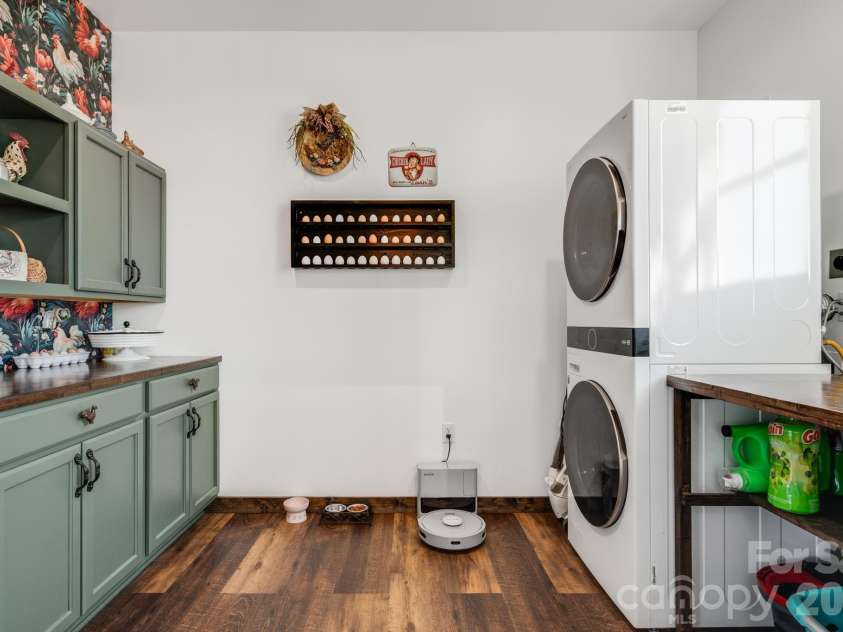 4530 Double Island Road, Green Mountain, NC 28740.  MLS# CAR4362589, YatesRealty ID 17388. Pantry and Laundry room off kitchen