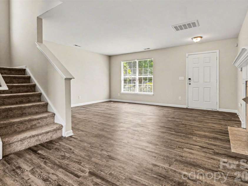 4034 Woolcott Avenue, Charlotte, NC 28213.  MLS# CAR4373792, YatesRealty ID 17389. 