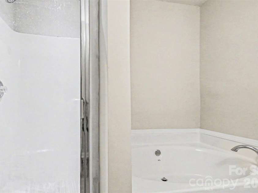 4034 Woolcott Avenue, Charlotte, NC 28213.  MLS# CAR4373792, YatesRealty ID 17389. 