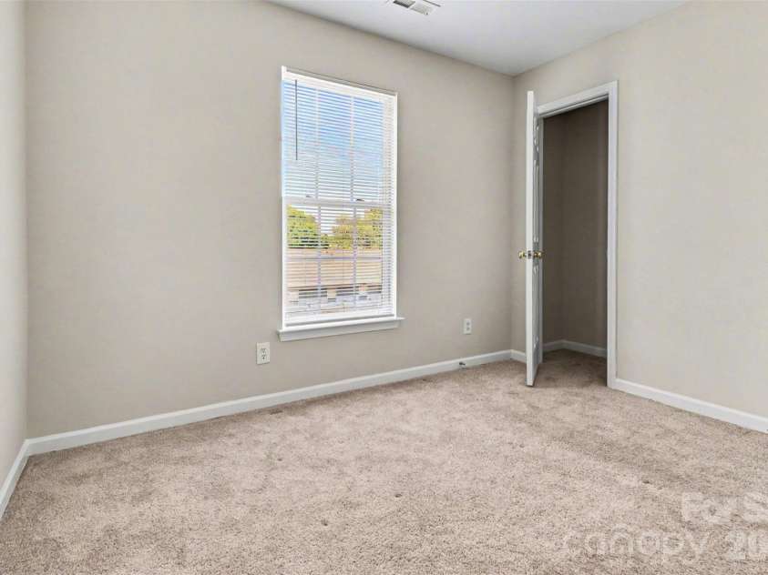 4034 Woolcott Avenue, Charlotte, NC 28213.  MLS# CAR4373792, YatesRealty ID 17389. 
