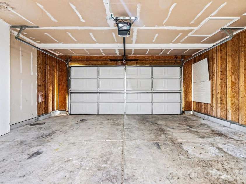 4034 Woolcott Avenue, Charlotte, NC 28213.  MLS# CAR4373792, YatesRealty ID 17389. 
