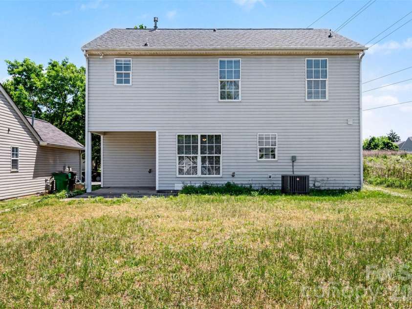 4034 Woolcott Avenue, Charlotte, NC 28213.  MLS# CAR4373792, YatesRealty ID 17389. 