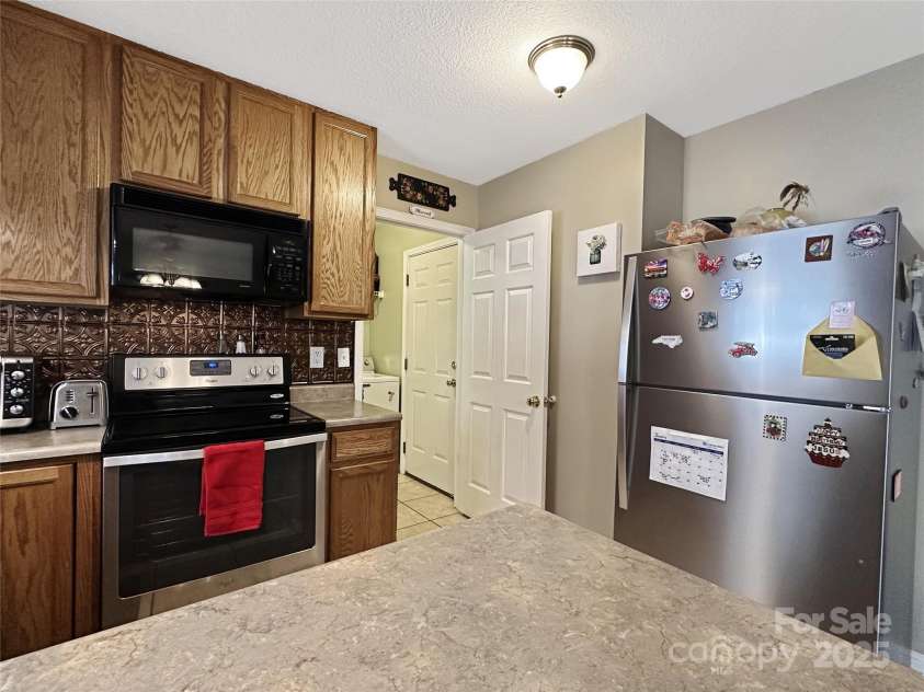 226 Farington Circle, Fletcher, NC 28732.  MLS# CAR4217027, YatesRealty ID 1739. Kitchen 2