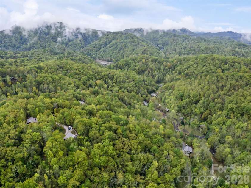 235 Soaring Eagle Road, Bryson City, NC 28713.  MLS# CAR4316418, YatesRealty ID 1739. Cabin is part of the Eagle Ridge area of the iconic Lands Creek Log Cabins resort located minutes from Bryson City, The Tuckaseegee River and Lake Fontana
