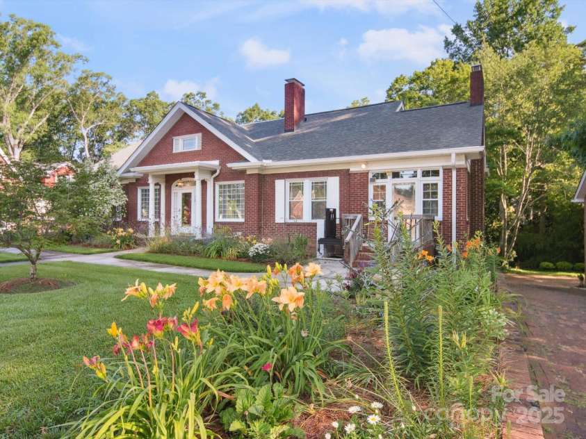 729 Montgomery Avenue, Albemarle, NC 28001.  MLS# CAR4269587, YatesRealty ID 1739. 