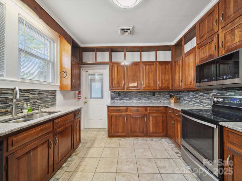 729 Montgomery Avenue, Albemarle, NC 28001.  MLS# CAR4269587, YatesRealty ID 1739. 