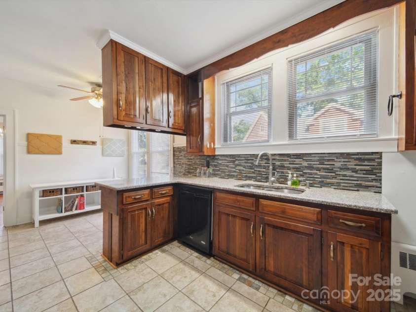 729 Montgomery Avenue, Albemarle, NC 28001.  MLS# CAR4269587, YatesRealty ID 1739. 