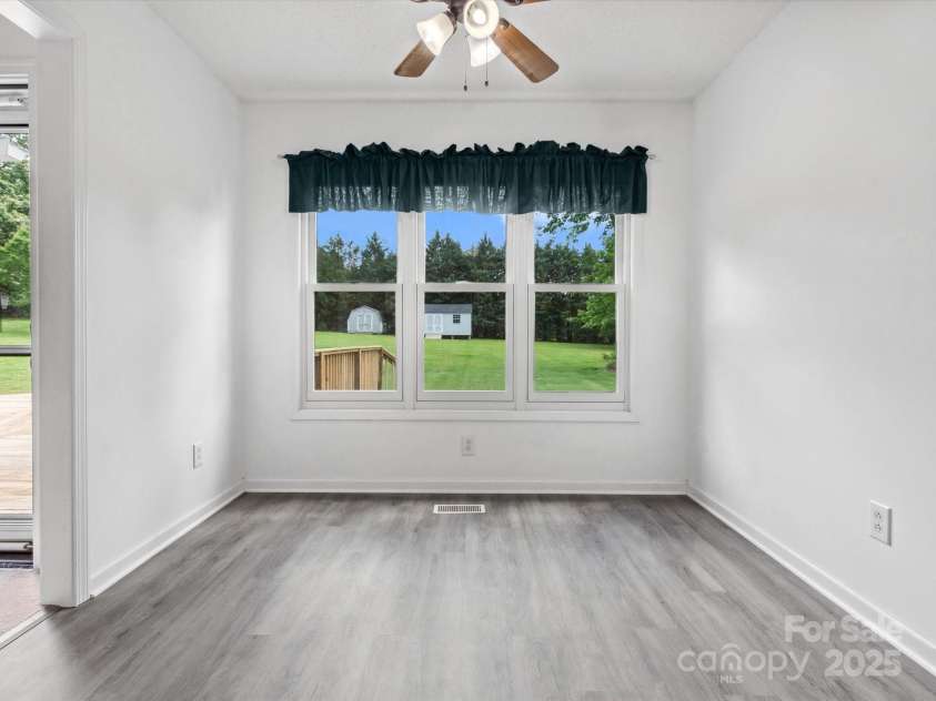 1028 Swaying Oats Drive, York, SC 29745.  MLS# CAR4258854, YatesRealty ID 17390. Breakfast nook.