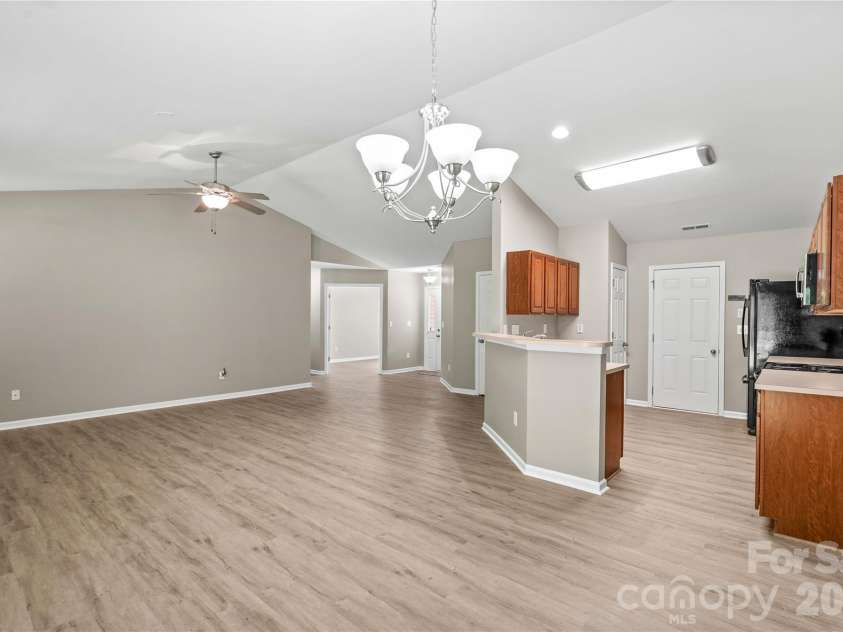 2457 Marthas Ridge Drive, Statesville, NC 28625.  MLS# CAR4423440, YatesRealty ID 17390. 