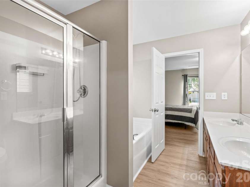 2457 Marthas Ridge Drive, Statesville, NC 28625.  MLS# CAR4423440, YatesRealty ID 17390. 