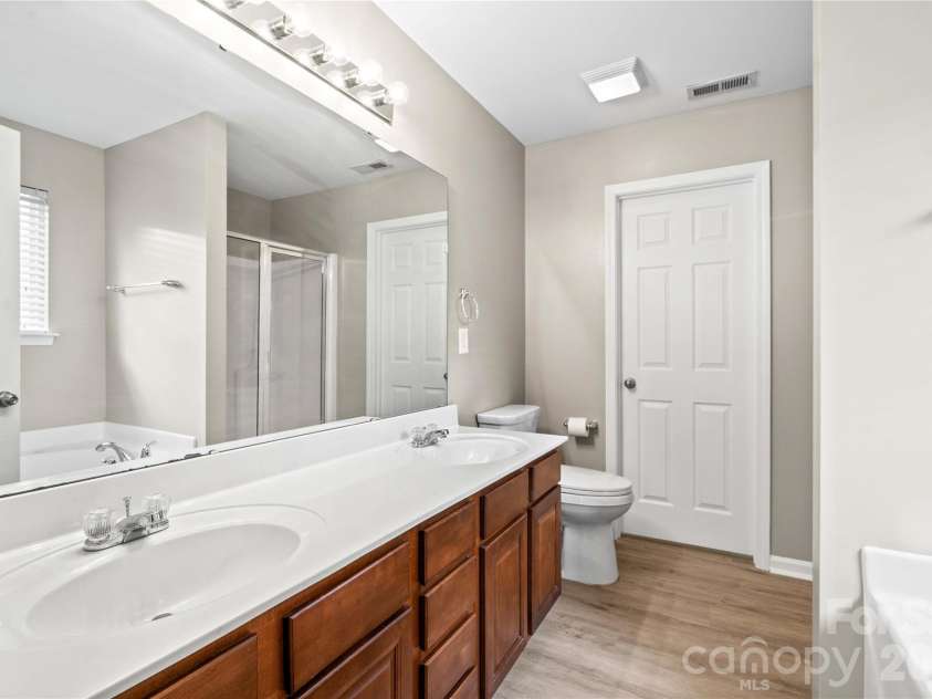 2457 Marthas Ridge Drive, Statesville, NC 28625.  MLS# CAR4423440, YatesRealty ID 17390. 