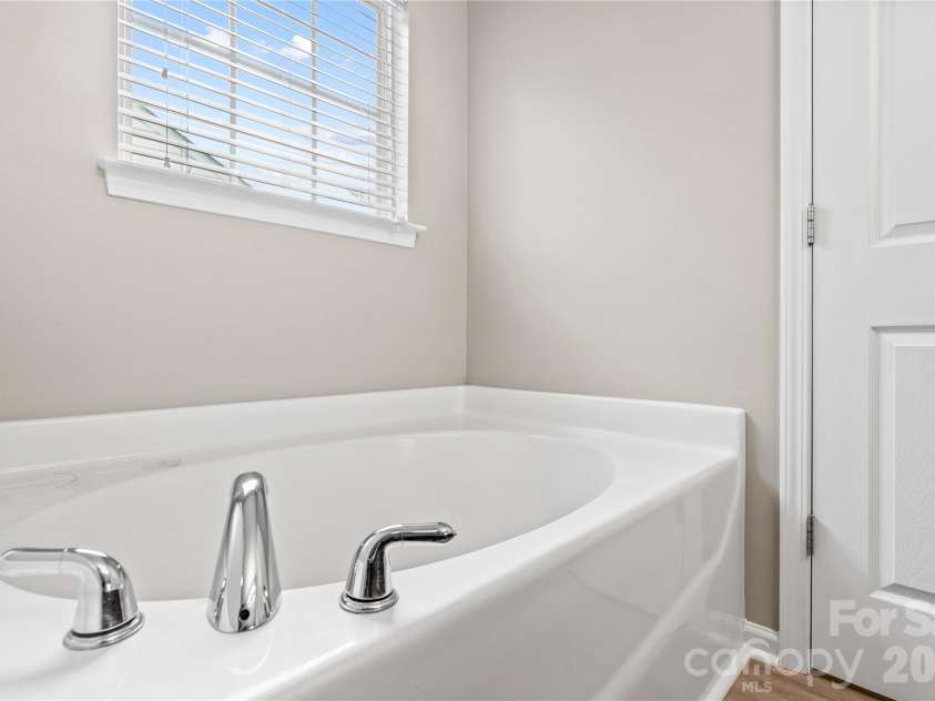 2457 Marthas Ridge Drive, Statesville, NC 28625.  MLS# CAR4423440, YatesRealty ID 17390. 