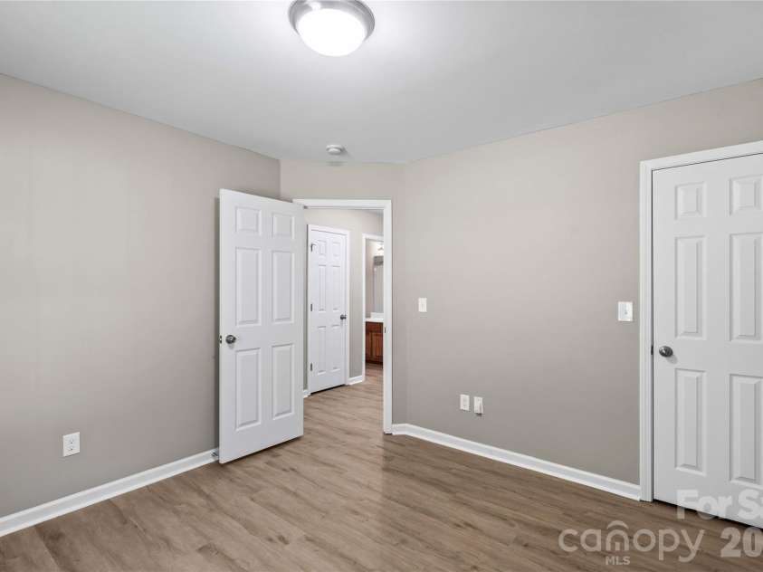2457 Marthas Ridge Drive, Statesville, NC 28625.  MLS# CAR4423440, YatesRealty ID 17390. 