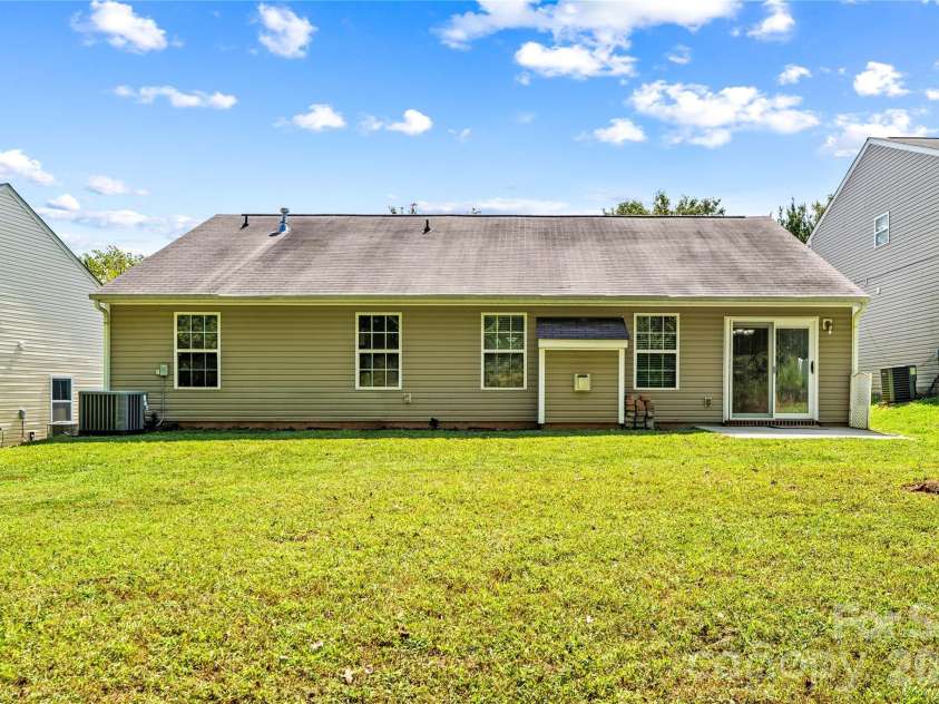 2457 Marthas Ridge Drive, Statesville, NC 28625.  MLS# CAR4423440, YatesRealty ID 17390. 