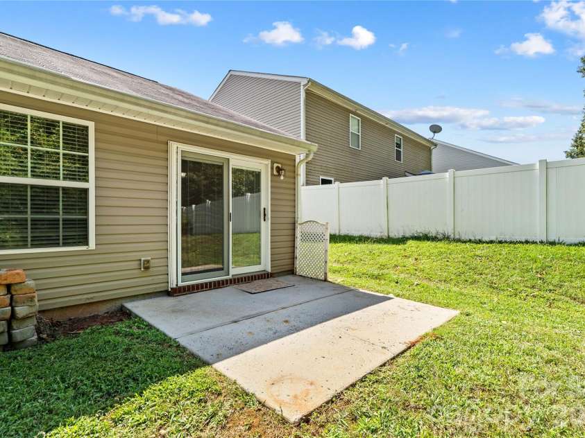 2457 Marthas Ridge Drive, Statesville, NC 28625.  MLS# CAR4423440, YatesRealty ID 17390. 
