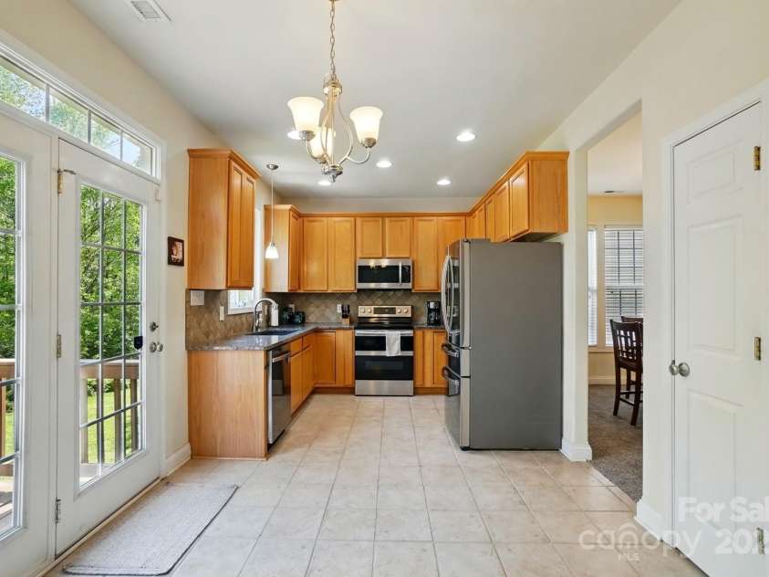 10056 Paisley Drive, Charlotte, NC 28269.  MLS# CAR4246643, YatesRealty ID 17391. 