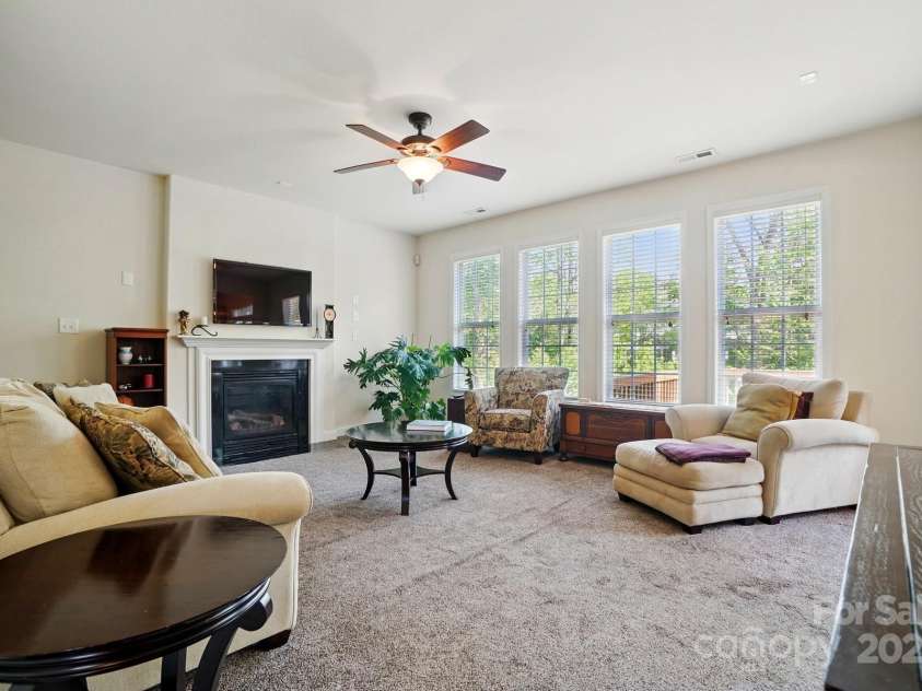 10056 Paisley Drive, Charlotte, NC 28269.  MLS# CAR4246643, YatesRealty ID 17391. 