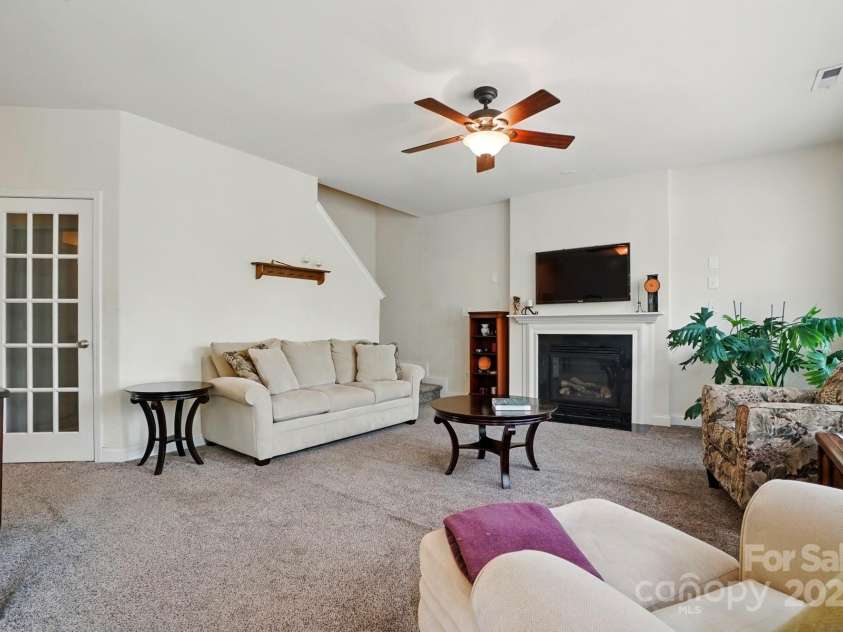 10056 Paisley Drive, Charlotte, NC 28269.  MLS# CAR4246643, YatesRealty ID 17391. 