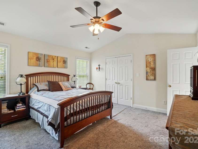 10056 Paisley Drive, Charlotte, NC 28269.  MLS# CAR4246643, YatesRealty ID 17391. 