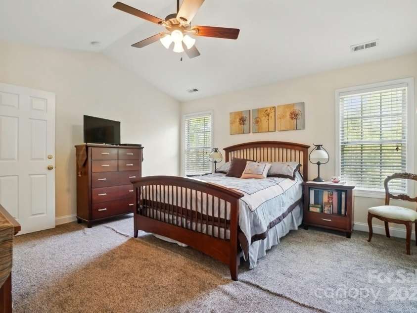 10056 Paisley Drive, Charlotte, NC 28269.  MLS# CAR4246643, YatesRealty ID 17391. 