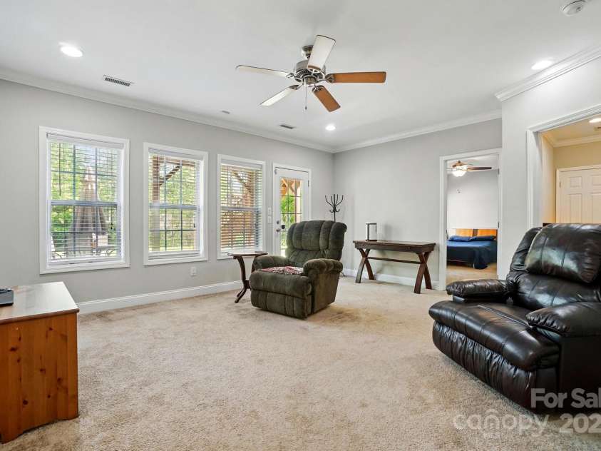 10056 Paisley Drive, Charlotte, NC 28269.  MLS# CAR4246643, YatesRealty ID 17391. 